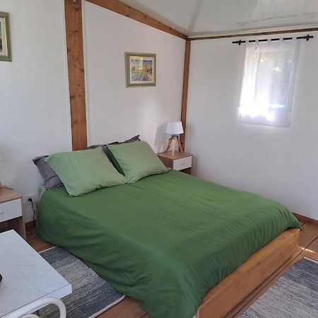 Chambre Basilic 2P, 2 Nuits Max, Dans Petit Chalet 6Km Du Festival De Piano De La Roque D'Antheron Rognes Eksteriør billede