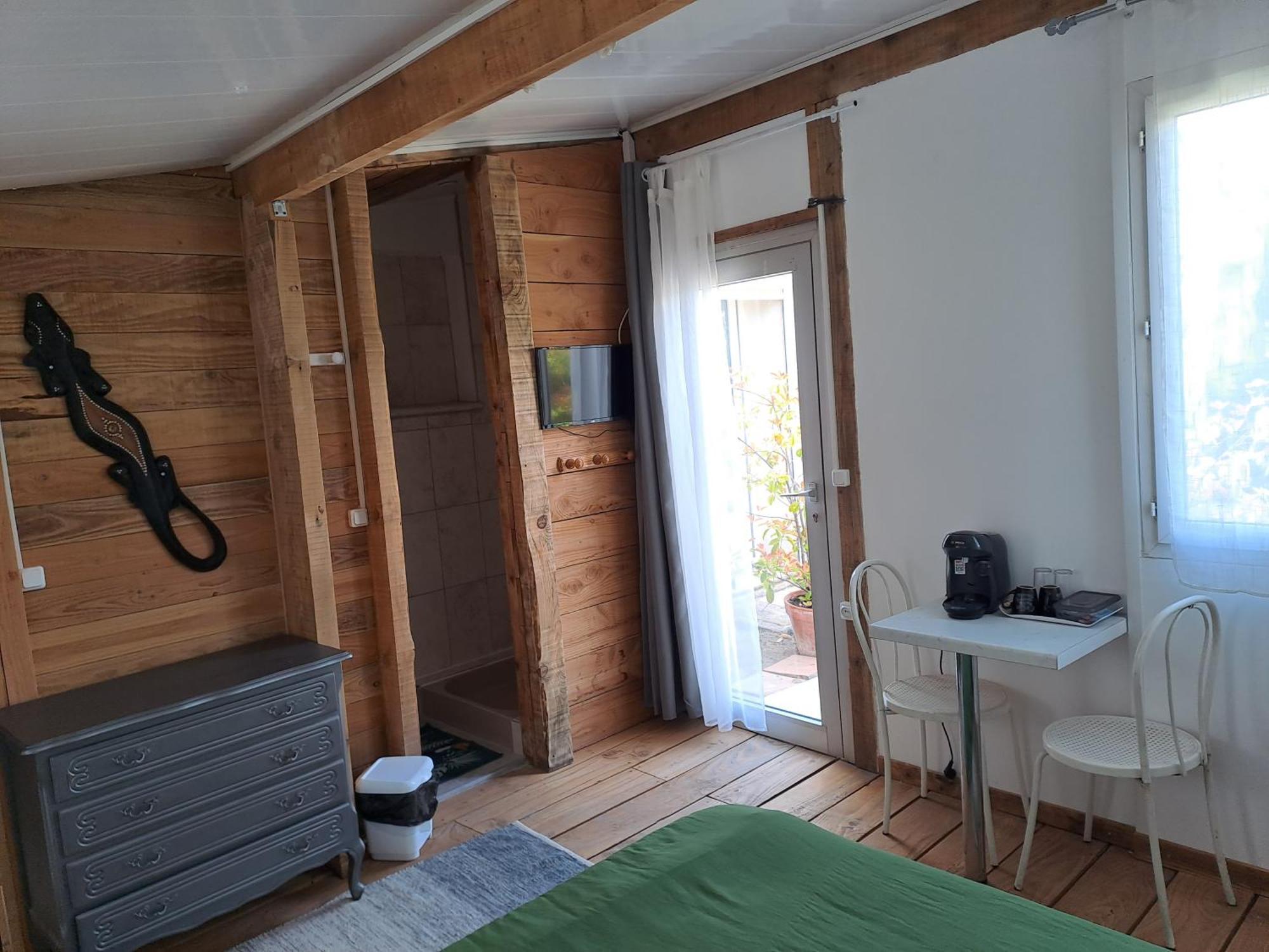 Chambre Basilic 2P, 2 Nuits Max, Dans Petit Chalet 6Km Du Festival De Piano De La Roque D'Antheron Rognes Eksteriør billede
