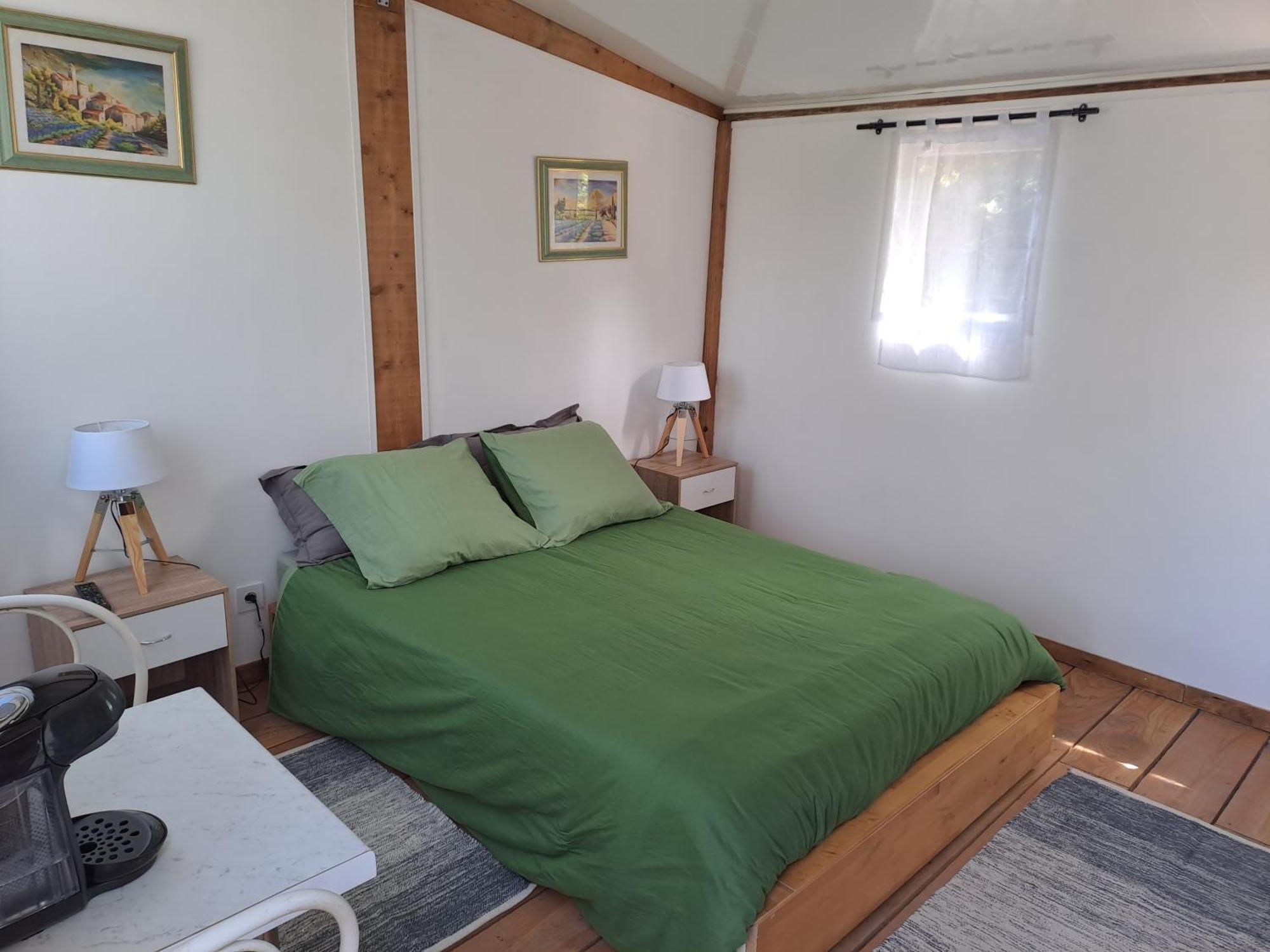 Chambre Basilic 2P, 2 Nuits Max, Dans Petit Chalet 6Km Du Festival De Piano De La Roque D'Antheron Rognes Eksteriør billede