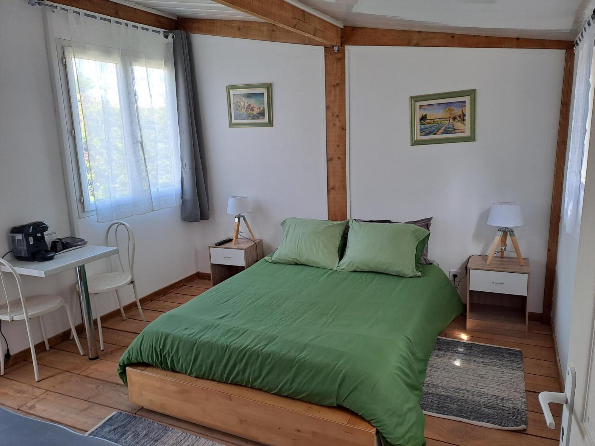 Chambre Basilic 2P, 2 Nuits Max, Dans Petit Chalet 6Km Du Festival De Piano De La Roque D'Antheron Rognes Eksteriør billede